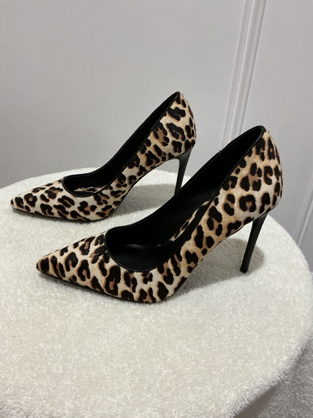 Alice and Olivia Leopard Print Creda Heels 7